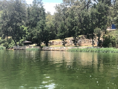 “The Shouse”  private beach and ramp on the Hawkesbury River, 1hr from Sydney