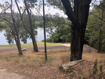 “The Shouse”  private beach and ramp on the Hawkesbury River, 1hr from Sydney