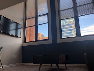 Cozy Downtown Modern Condo in the Heart of it all