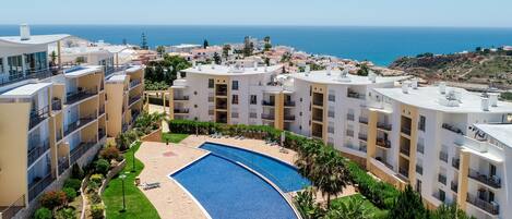 Beautiful ocean view Encosta Da Orada complex is suitable for your holiday.