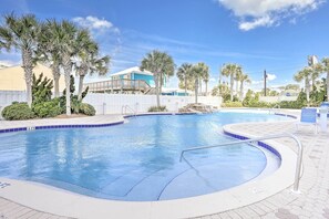 Community Outdoor Pool