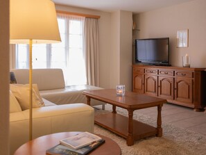 Möbel, Tabelle, Eigentum, Couch, Komfort, Gebäude, Interior Design, Holz, Wohnzimmer, Flooring