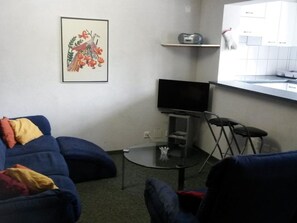 Möbel, Eigentum, Komfort, Wohnzimmer, Interior Design, Tabelle, Fussboden, Fernsehen, Haushaltsgerät, Flooring