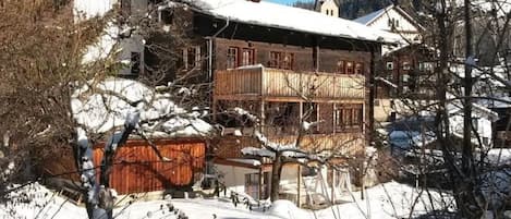 L'Hiver, Neige, Propriété, Domicile, Maison, Toit, Bâtiment, Arbre, Chalet, Zone Rurale