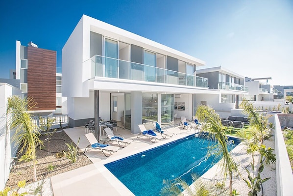 Villa Nala, Exquisite, Brand New 3BDR Protaras Villa, Close to Fig Tree Bay