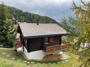 Cloud, Sky, Window, Plant, Building, Tree, Wood, Natural Landscape, House, Biome