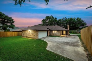 Experience Lake Views at our 4-Bedroom Home near Rowlett