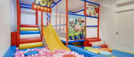 Toy Story indoor playground with trampoline, slide and ball pit!