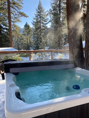 Outdoor spa tub
