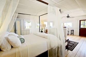 Romantic Cottage, Stunning Ocean Views, Whales are jumping!