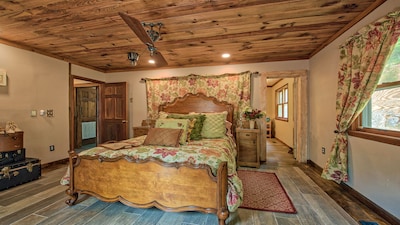 "Moonlit Chalet is your rental to relax, play & feel the magic of the mountains.