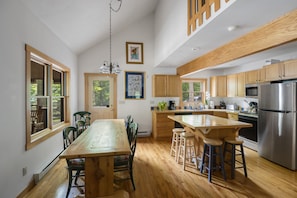 kitchen, dinning room.