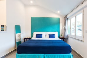 Bedroom - 1 King Bed and 1 Single Bed OR 3 Single Beds, TV, AC, Wi-Fi, Wardrobe, En-Suite Bathroom