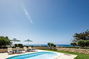 Private pool with Seaview