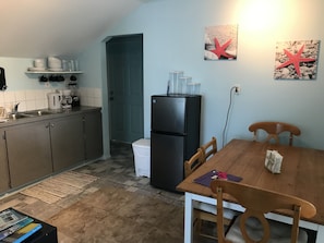 Kitchenette with comfortable dining for 6