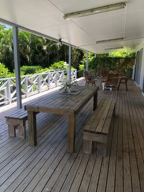 Seating for the adults and still plenty of room for the kids to play.