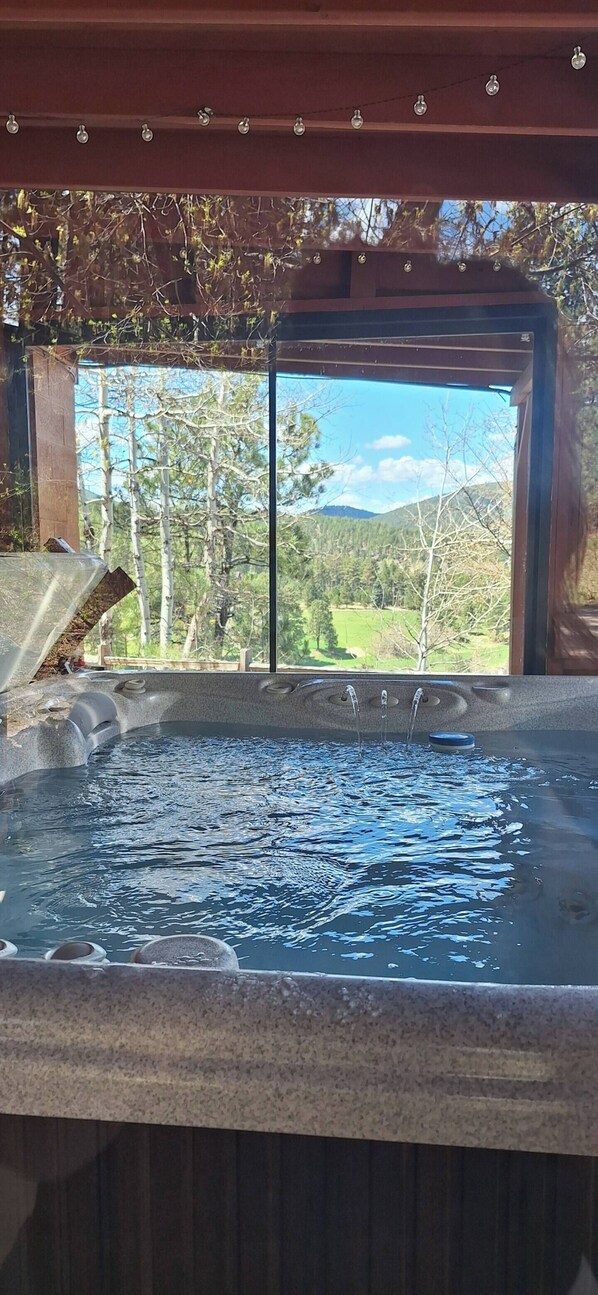 Indoor spa tub