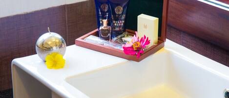 Bathroom amenities