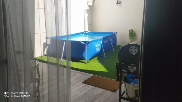 Indoor spa tub