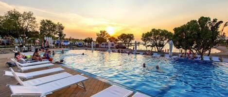 Holiday Home Swimming Pool