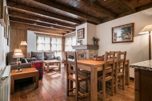 Nice living room in the apartment Marimanha by Totiaran in Val de Ruda