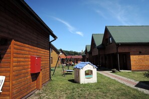 Außenseite Ferienhaus [Sommer]