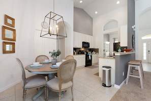 04_Kitchen_Nook_0721.jpg