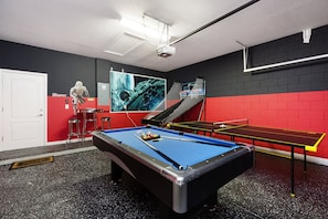 24_Pool_table_in_Games_Room_0721.jpg