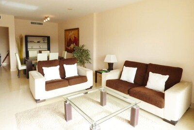 CLHR - Beautiful, spacious Apt. with great terrace