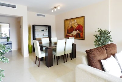 CLHR - Beautiful, spacious Apt. with great terrace