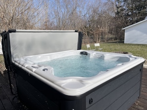 5 person Hot Tub