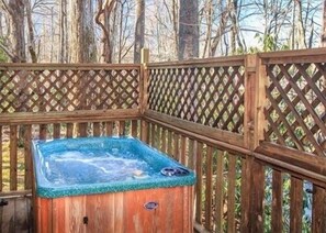 Tub, Jacuzzi, Hot Tub, Porch, Deck