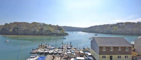 Welcome to Waterfront House in Malpas, Cornwall!