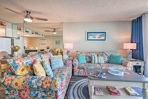 Living Room | Queen Sleeper Sofa w/ Memory Foam Mattress