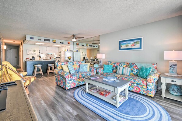 Garden City Vacation Rental | 1BR | 2BA | Elevator Access | 725 Sq Ft