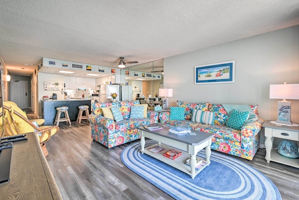 Garden City Vacation Rental | 1BR | 2BA | Elevator Access | 725 Sq Ft