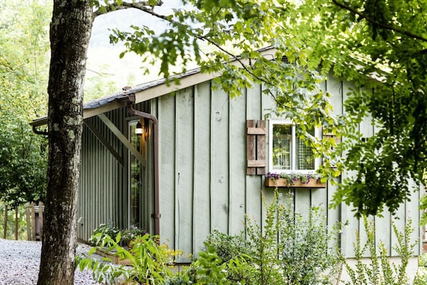 Tucked-away cabin on Singing Waters Farm