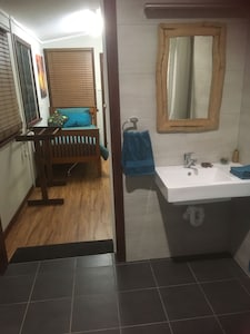 Staying In Mt Molloy. Spacious and with new bathroom and disabled facilities.