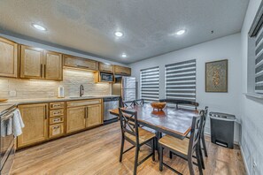 Kitchen | Cooking Basics | Dishware/Flatware