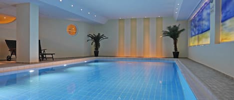 Schwimmbadnutzung im Untergeschoss möglich