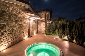 Bain à remous extérieur