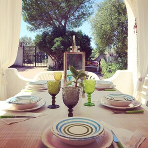 Outdoor dining
