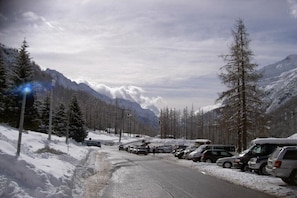 Snow and ski sports