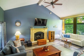 Living Room | Fireplace | Smart TV | Sleeper Sofa