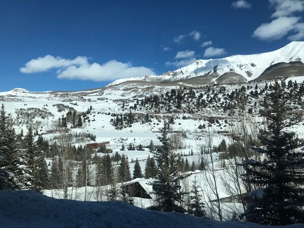 Skidåkning och snöaktiviteter