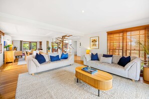 Illalangi - house on the hill