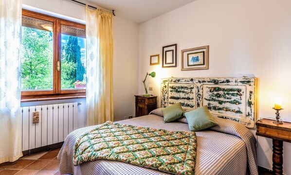 Pienza bedroom