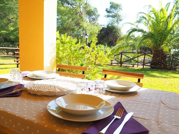 Outdoor dining