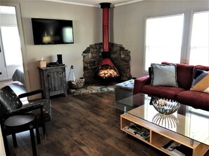 Living room with plenty of seating.