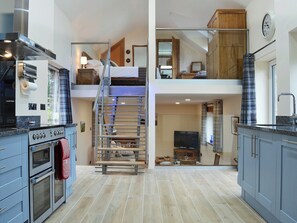 Light and airy open plan living space | Bluebell Barn, Okehampton